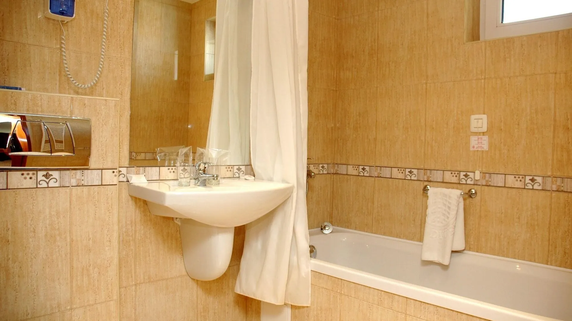 Hotel Divesta - Self Check In Varna 3*,